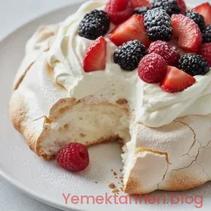 Çıtır Dışı, Pamuk İçiyle Kusursuz Pavlova Tatlısı Tarifi