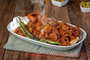 Geleneksel Lezzeti Evde Yakalayın: Hazır Dönerden İskender Tarifi