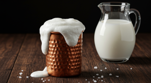 Köpüklü Geleneksel Ev Yapımı Ayran Tarifi (Türk Mutfağı Klasiği)