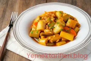Zeytinyağlı Geleneksel Pirinçli Pırasa Yemeği Tarifi