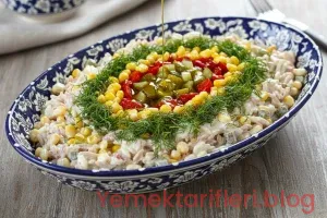 Geleneksel Usulde Lezzetiyle Yoğurtlu Arpa Şehriye Salatası Tarifi
